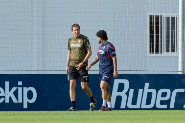 Fotos del entrenamiento de Osasuna este jueves en Tajonar