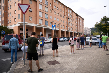 Fotos del incendio de una vivienda en Burlada, en el que ha fallecido un niño de 10 años