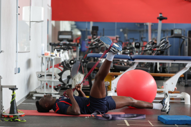 Rockson Yeboah entrena en las instalaciones de Tajonar