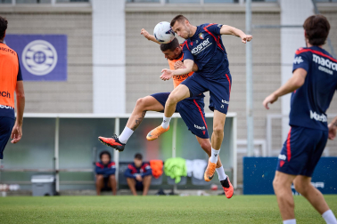Fotos del entrenamiento de Osasuna con la presencia de Rockson Yeboah este viernes 21 de agosto