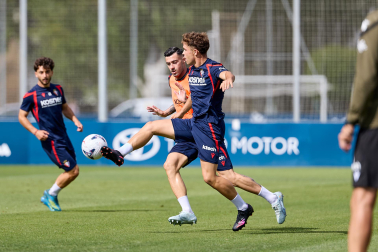 Fotos del entrenamiento de Osasuna con la presencia de Rockson Yeboah este viernes 21 de agosto