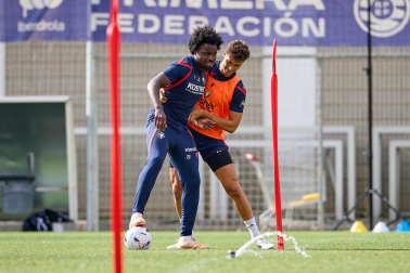 Fotos del entrenamiento de Osasuna con la presencia de Rockson Yeboah este viernes 21 de agosto