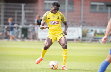 Yeboah, en las filas del AEK de Atenas