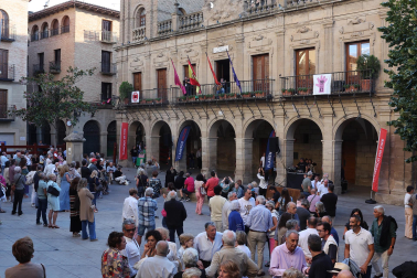 Fotos de la actuación de José Gálvez en Viana
