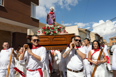 Fotos de la procesión en honor a San Bartolomé en fiestas de Ribaforada 2026
