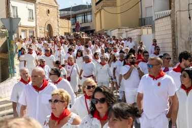 Fotos de la procesión en honor a San Bartolomé en fiestas de Ribaforada 2026