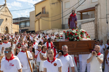 Fotos de la procesión en honor a San Bartolomé en fiestas de Ribaforada 2026