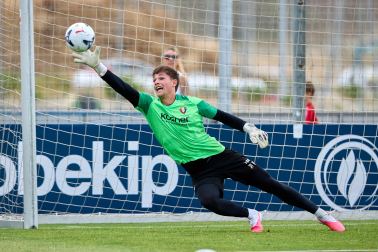 Fotos del entrenamiento de Osasuna este martes en Tajonar
