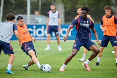 Fotos del entrenamiento de Osasuna este martes en Tajonar