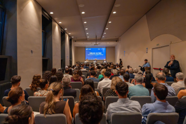 Fotos del acto de bienvenida a los participantes en los Cursos Europeos de Verano 2026