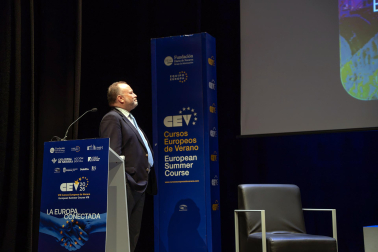 Fotos del primer día de los Cursos Europeos de Verano 2026