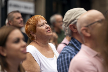 Fotos de la actuación de El Granaíno desde el balcón de la plaza consistorial de Pamplona