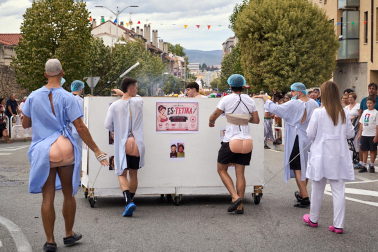 Foto del desfile de carrozas durante las fiestas de Noáin 2026