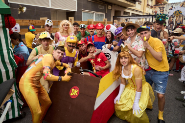 Foto del desfile de carrozas durante las fiestas de Noáin 2026
