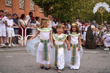 Foto del desfile de carrozas durante las fiestas de Noáin 2026