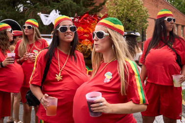 Foto del desfile de carrozas durante las fiestas de Noáin 2026
