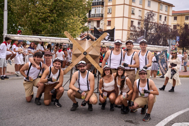 Foto del desfile de carrozas durante las fiestas de Noáin 2026
