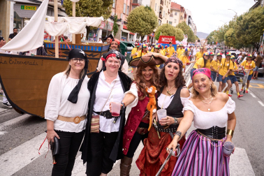 Foto del desfile de carrozas durante las fiestas de Noáin 2026