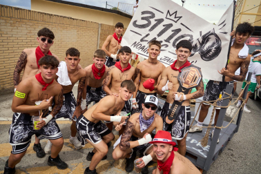 Foto del desfile de carrozas durante las fiestas de Noáin 2026