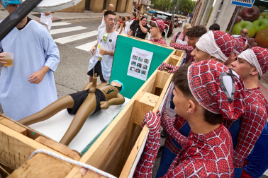 Foto del desfile de carrozas durante las fiestas de Noáin 2026