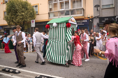 Foto del desfile de carrozas durante las fiestas de Noáin 2026