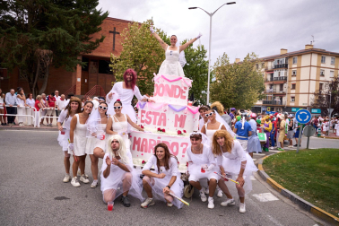 Foto del desfile de carrozas durante las fiestas de Noáin 2026