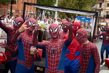 Foto del desfile de carrozas durante las fiestas de Noáin 2026
