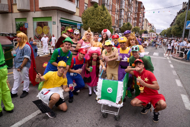 Foto del desfile de carrozas durante las fiestas de Noáin 2026