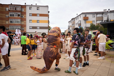 Foto del desfile de carrozas durante las fiestas de Noáin 2026