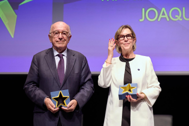 Fotos de la entrega del IV Premio Internacional Navarra Puerta de Europa en la jornada de clausura de los VIII Cursos Europeos de Verano