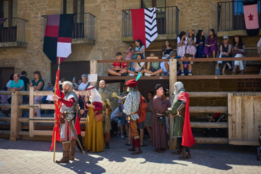 Fotos del inicio de las fiestas medievales en Artajona