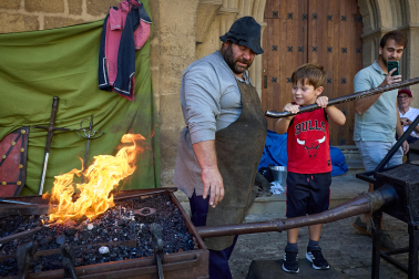 Fotos del inicio de las fiestas medievales en Artajona