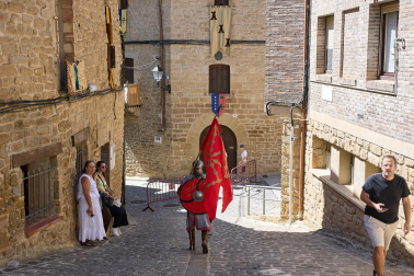 Fotos del inicio de las fiestas medievales en Artajona