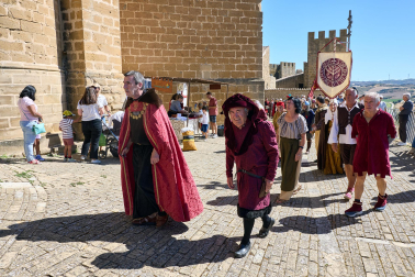 Fotos del inicio de las fiestas medievales en Artajona