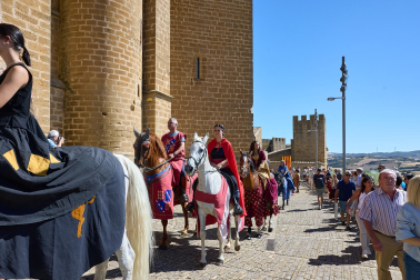 Fotos del inicio de las fiestas medievales en Artajona