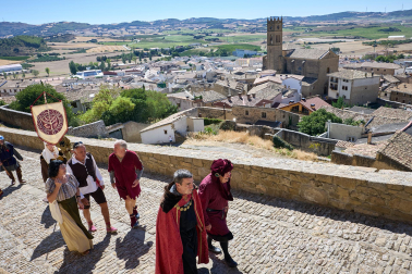 Fotos del inicio de las fiestas medievales en Artajona