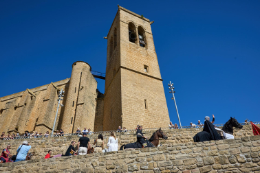 Fotos del inicio de las fiestas medievales en Artajona
