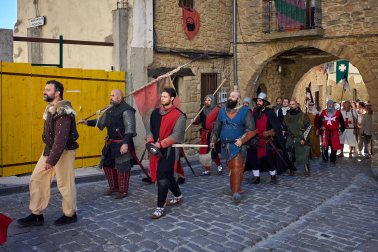 Fotos del inicio de las fiestas medievales en Artajona