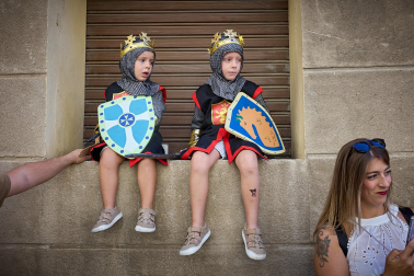 Fotos del inicio de las fiestas medievales en Artajona