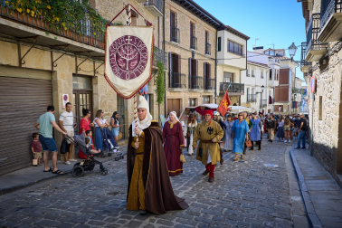 Fotos del inicio de las fiestas medievales en Artajona