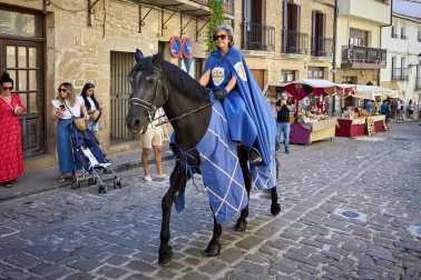 Fotos del inicio de las fiestas medievales en Artajona