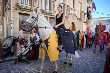 Fotos del inicio de las fiestas medievales en Artajona