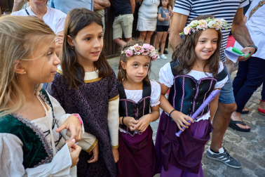 Fotos del inicio de las fiestas medievales en Artajona