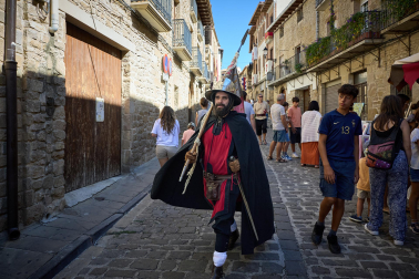 Fotos del inicio de las fiestas medievales en Artajona