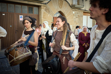 Fotos del inicio de las fiestas medievales en Artajona