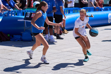 Fotos del Circuito 3x3 CaixaBank de baloncesto en la plaza del Castillo