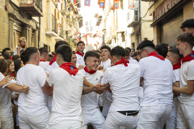 Fotos del cohete de fiestas de Lumbier 2026