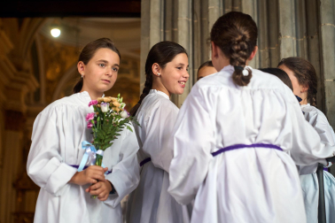 Foto de la procesión por las calles de Pamplona con motivo del 250 aniversario del retablo de la Virgen del Camino