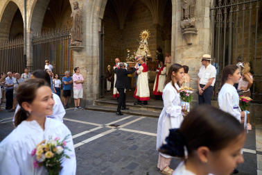 Foto de la procesión por las calles de Pamplona con motivo del 250 aniversario del retablo de la Virgen del Camino