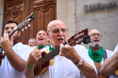 Foto de la procesión por las calles de Pamplona con motivo del 250 aniversario del retablo de la Virgen del Camino